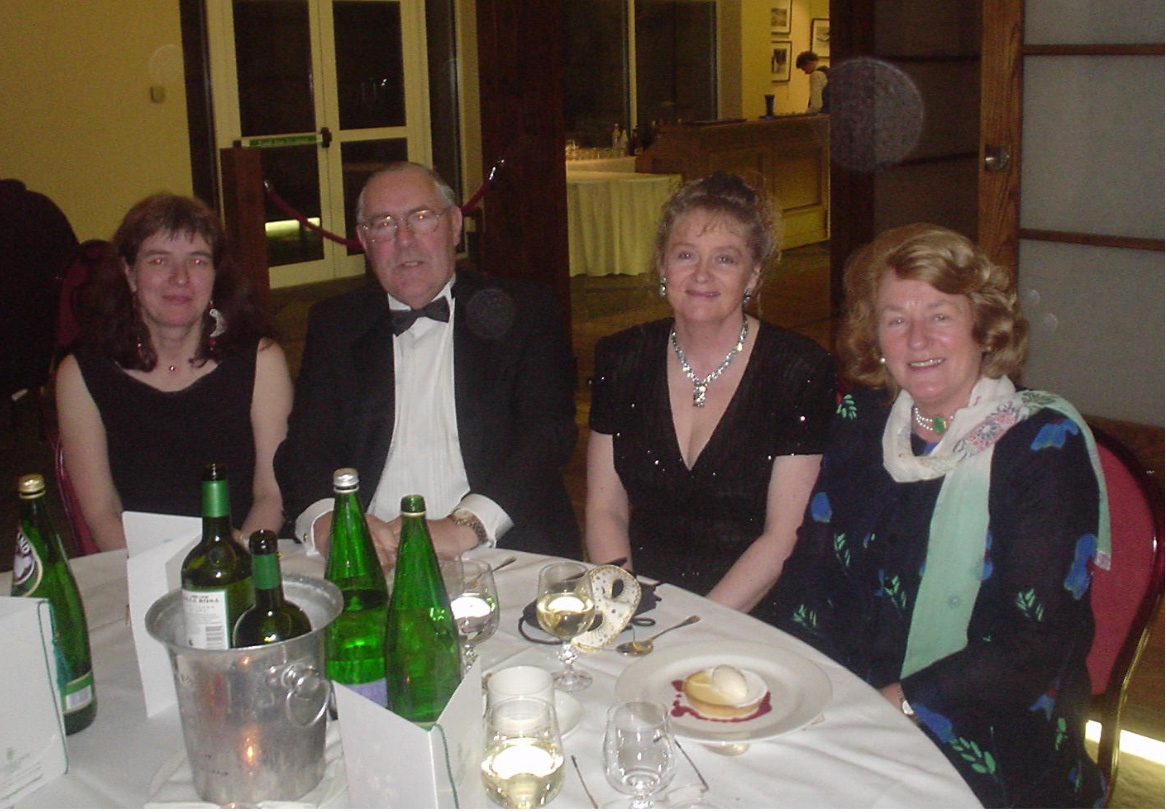 Volunteer fundraising dinner